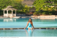 MODEL: Stella | Commis 3 | LOCATION: West Lagoon